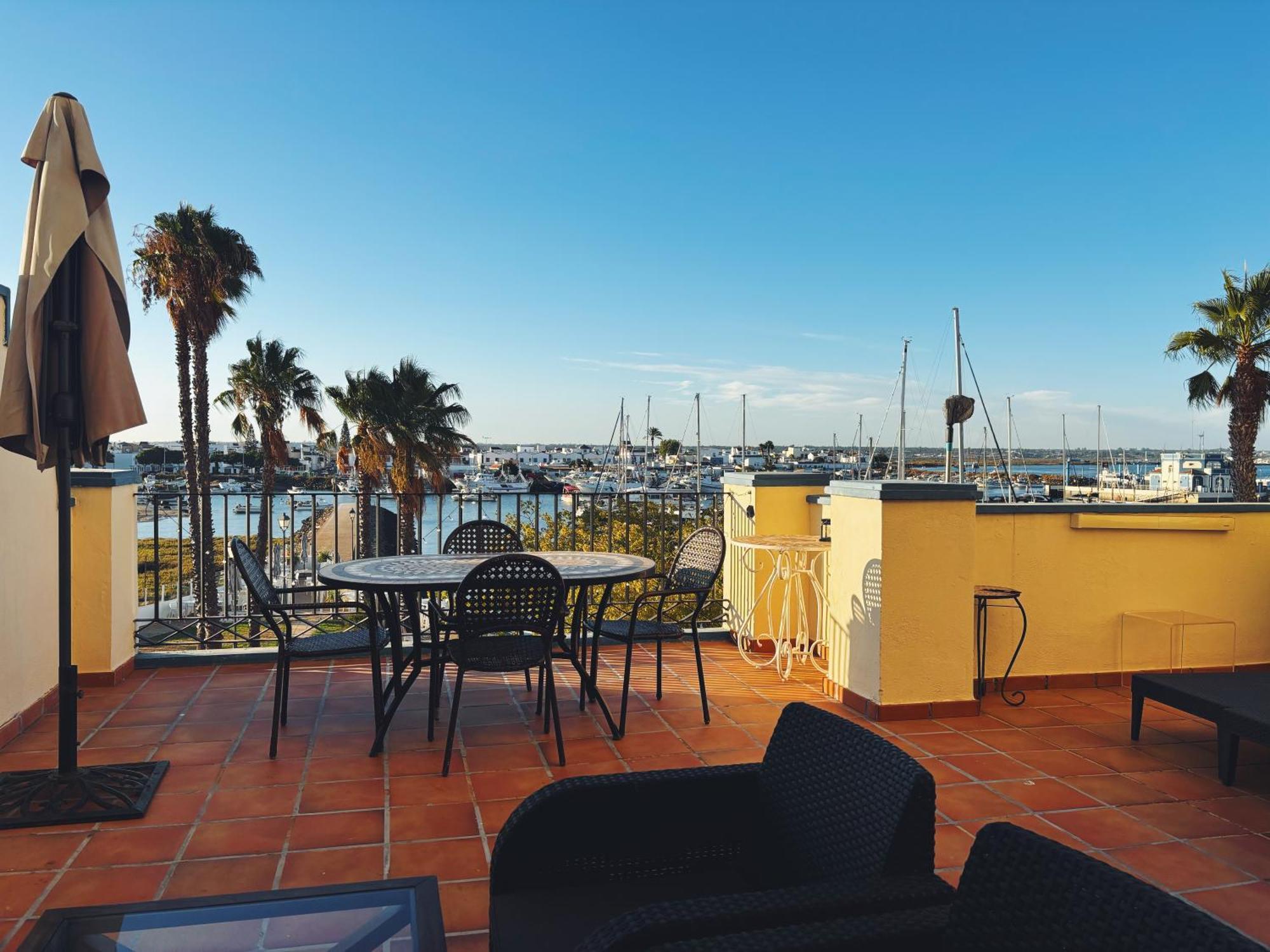 Marina Canela Home Исла-Канела Экстерьер фото